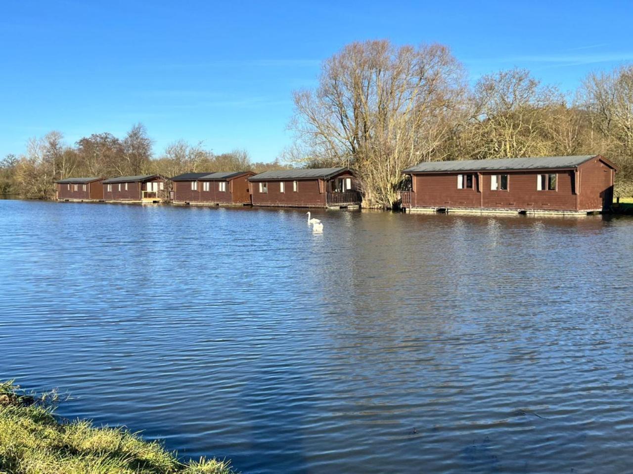 Hickling Broads Lodge Houseboat Stalham Exteriör bild