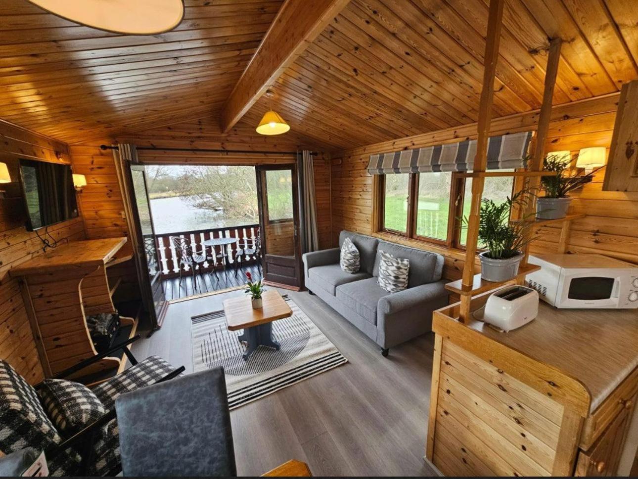 Hickling Broads Lodge Houseboat Stalham Exteriör bild