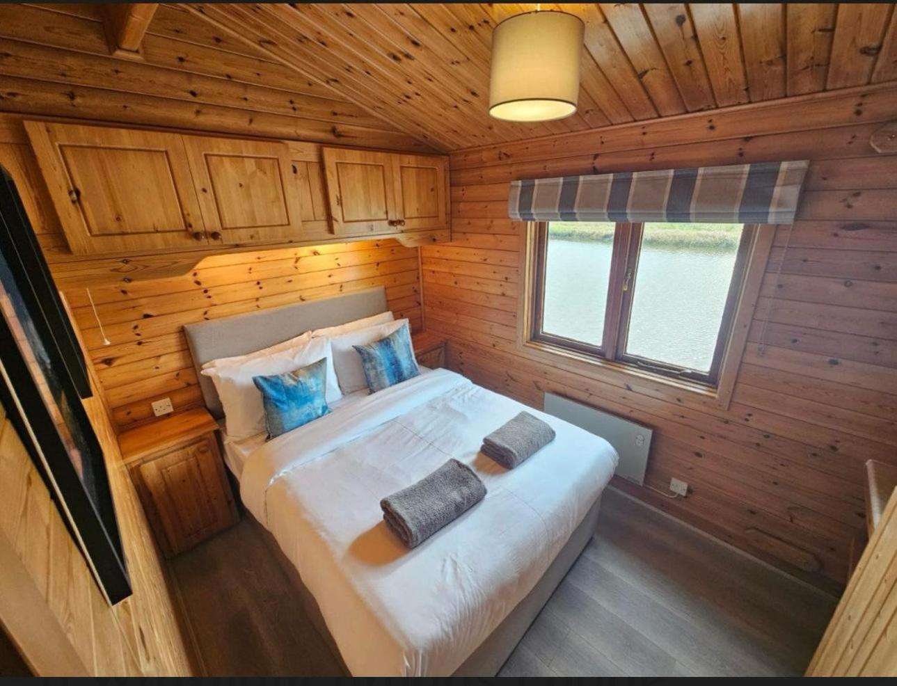 Hickling Broads Lodge Houseboat Stalham Exteriör bild